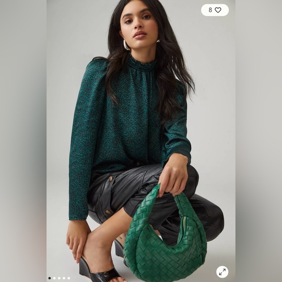 Anthropologie Tops - EUC size Medium Anthropologie Self Contrast Puff sleeve blouse